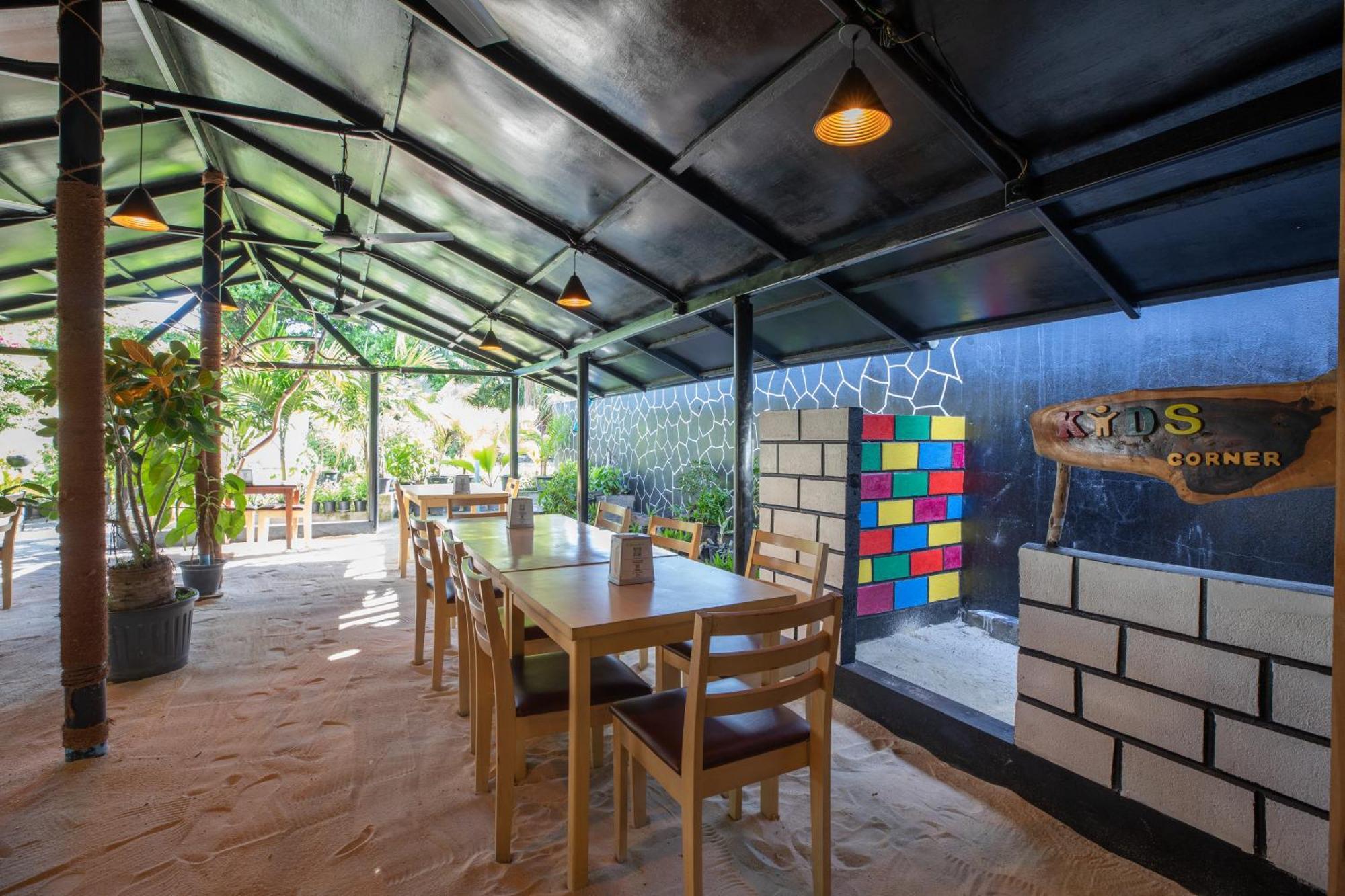 Turtle Maldives - Your Gateway To The Beach & Marine Adventures Await! Omadhoo Esterno foto